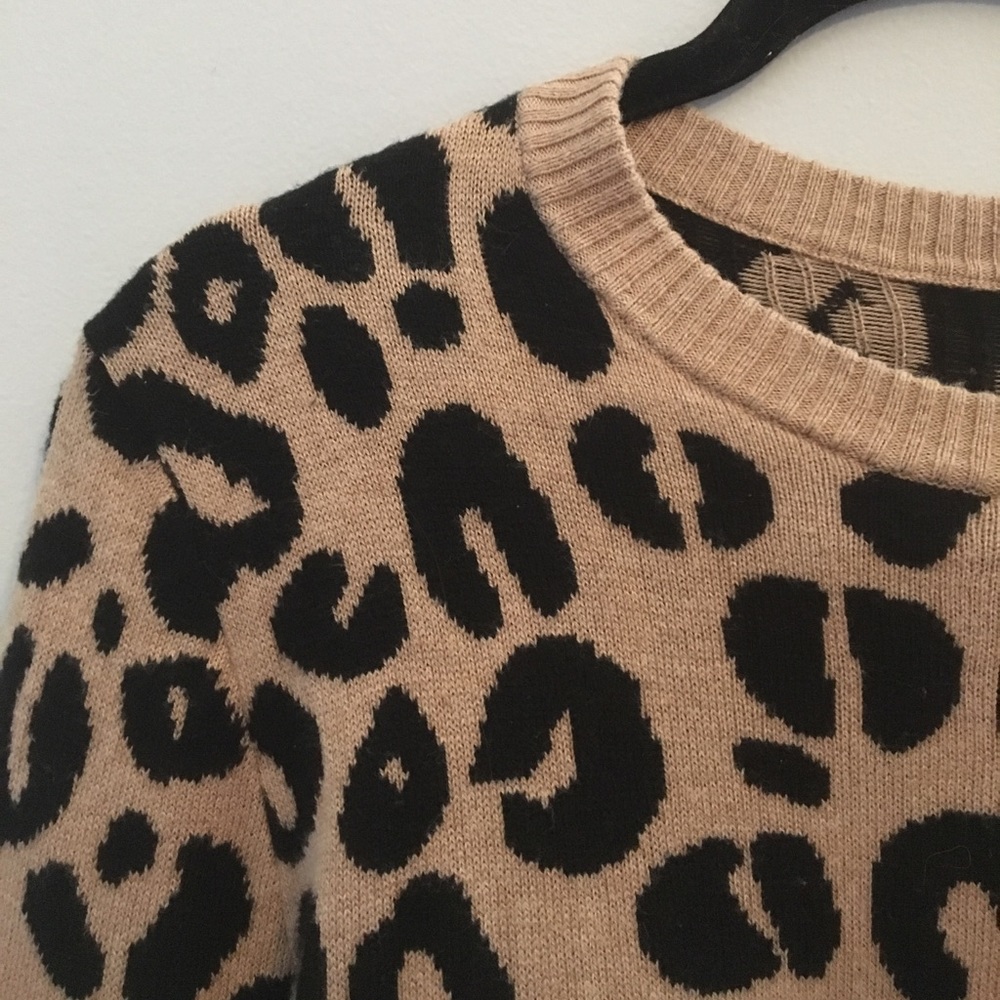 Cheetah Sweater size M